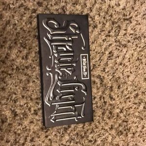 Kat von d contour